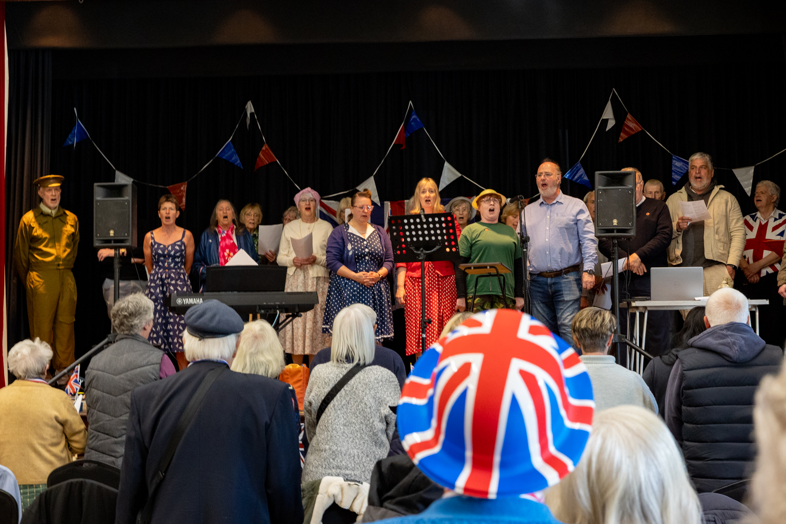 25 VE Day King Singers